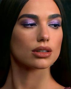 Dua Lipa Makeup, Celeb Makeup, Purple Eye Makeup, Purple Makeup, Formda Kal, Editorial Makeup, Makeup Goals