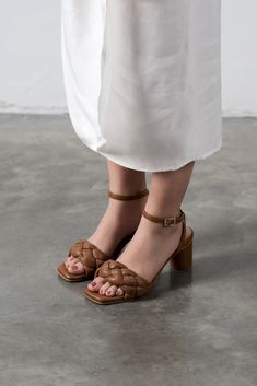 Alta Shoes Material: CueroHecho en Colombia Almond, Sandals, Leather