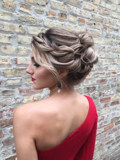 Dressy Hair Updos, Updo For Medium Hair With Bangs, Updo On Top Of Head, Cocktail Updo Hairstyles, Cocktail Party Updo Hairstyles, Hair For Gala Event, Formal Hair Ideas Updos, Up Do With Braid, Formal Event Hairstyles