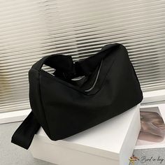 Bird in Bag - Fashion large capacity women's bags new casual single shoulder women's bags solid color simple cross bag Simple Cross, Street Trends, Cross Bag, Bird In Bag, Women's Bags, Bag Lady, Street Style, Solid Color, Color