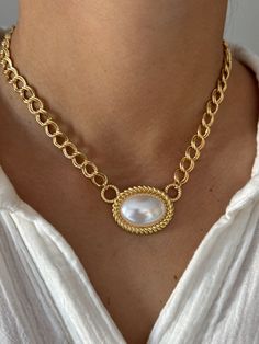 Chunky gold necklace with center pearl detail, 16in long