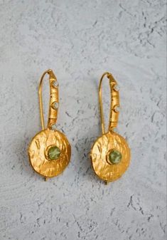 Vata Pitta, Ancient Greek Jewelry, Ancient Jewels, Roman Jewelry, Historical Jewellery, Hammered Earrings, Medieval Jewelry, Greek Jewelry, Dope Jewelry