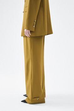 Crafted from lightweight cotton fabric, these trousers are designed for extra breathability and ease of movement. The classic straight-cut silhouette looks elegant and timeless, making them ideal for any occasion. Material: Brown (Twill)/ Pink (Crepe)Length: 104cm/105cm/106cm (S/M/L) Loose Fit Wide Leg Pants With Straight Hem, Chic Straight Hem Pants, Classic Solid Wide Leg Ankle-length Pants, Wide Leg Twill Pants, Crepe Pants, Mean Blvd, Twill Pants, Pink Brown, Straight Cut