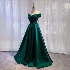 Vestidos Color Verde Esmeralda, Green Satin Prom Dress, Emerald Green Prom Dress, Off Shoulder Evening Dress, Dress Elegant Long, Prom Dresses Elegant, Gaun Fashion, Maxi Bridesmaid Dresses, Evening Dress Fashion