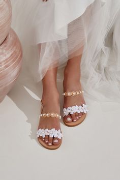 Summer Wedding Closed Toe Shoes For Ceremony, Summer Wedding Closed-toe Shoes, Adjustable Flat Sandals For Wedding, Summer Wedding Ceremony Shoes With Ankle Strap, White Open Toe Sandals For Destination Wedding, White Sandals For Summer Ceremonies, White Open Toe Shoes For Destination Wedding, White Open Toe Wedding Shoes For Destination Wedding, Summer Wedding Open Toe Shoes For Ceremony