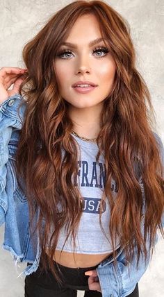 Auburn To Brown Balayage, Clothes For Auburn Hair, Expensive Red Hair Color, Sun Kissed Cinnamon Hair, 2023 Haircuts For Women Medium Layers, Red Dementional Hair, Reddish Brown Blonde Hair, Long Bangs Red Hair, Chestnut Red Hair With Highlights