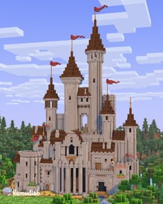 Download this and my other builds on my patreon! ♡ Minecraft Castle Exterior, Midevil Minecraft Build Castle, Minecraft Castle Ideas Simple, Minecraft Palace Blueprints, Small Castle Minecraft, Minecraft Burg, Minecraft Castle Ideas, Minecraft Kale, Castle Blueprints