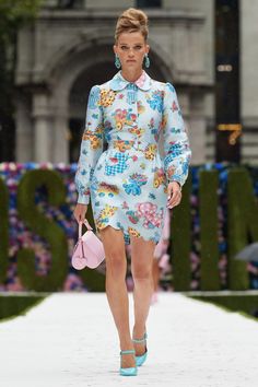 Corporate Barbie, Rebecca Longendyke, Moschino Outfit, Classic Clothes, Evolution Of Fashion, Barbie Style, Spring Summer 2022