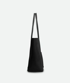 Meet the Big Leather Tote Bag, your new go-to for effortless style. This genuine leather tote embodies simplicity and sophistication. Its spacious design is ideal for carrying all your essentials while exuding a timeless elegance that never goes out of fashion. Valentina Rose, Genuine Leather Totes, Leather Tote Bag, Leather Tote, Effortless Style, Timeless Elegance, Going Out, Genuine Leather, Tote Bag