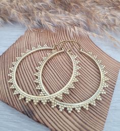 Beautiful lightweight hoop earrings  Earring size 6cm ☆Free shipping ☆Made with high quality brass. ☆100 % nickel free ☆Beautifully wrapped with a free gift bag. Earrings Hoops, Large Earrings, Brass Earrings, Jewelry Earrings Hoops, Gold Details, Boho Bohemian, Free Gift, Gift Bag, Favorite Jewelry