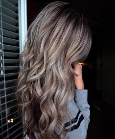 24 Light Brown Hair with Highlights Ideas For Brunettes Hair With Silver Highlights, Light Chocolate Brown Hair, Brown Hair With Silver Highlights, Hair Dye Tips, Brown Hair Shades, Hair With Highlights, Silver Highlights, Chocolate Brown Hair, Brown Hair With Blonde Highlights