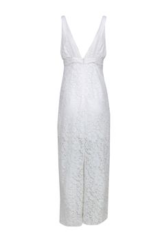 Look dreamy in this ivory lace midi dress! Featuring a classic sleeveless silhouette, it's the epitome of bridal bliss. Slip it on for a special occasion and you're guaranteed to get rave reviews. So go ahead and walk down the aisle in style! Size 6 Shell 44% Nylon, 42% Cotton, 14% Rayon Lining 53% Viscose, 47% Rayon Invisible zipper back Adjustable sleeveless straps V-neckline Bust 34" Waist 31" Shoulder to hem 57" Walk Down The Aisle, Sleeveless Midi Dress, Buy Shoes Online, Lace Midi, Walking Down The Aisle, Lace Midi Dress, Size 6 Dress, Ivory Lace, Midi Dress Sleeveless