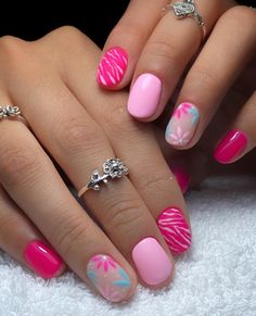 Embrace the Chic: 30 Pink Short Gel Nails for a Summer 2024! Gel Nails For Summer, Gel Nail Trends, Nails Short Pink, Chic Nail Ideas, Summer Nails Short, Pink Designs, Short Gel Nails, Chevron Patterns, Pretty Designs