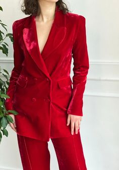 Details: -Red velvet fabric-A two piece suit jacket-Classic jacket with pockets-Peak lapel-Double breasted Teuta Matoshi Dresses, Prom Red Carpet, Matoshi Dress, Irresistible Error, Outfit Coat, Teuta Matoshi, Red Carpet Outfits, Spring Clothing, Women Blazer