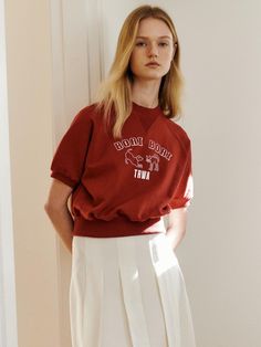 Composition : COTTON 100%Country of Origin : Republic of Korea Short Sleeve Sweatshirt With Relaxed Fit For Spring, Sporty Short Sleeve Sweatshirt For Fall, Short-sleeve Cotton Sweatshirt For College, Sweatshirt Short Sleeve, Composition, Top Outfits, The Originals, Sweatshirts, Clothes For Women