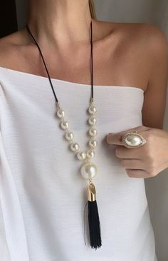 Drátěná Socha, Pearl Necklace Tutorial, Beaded Necklace Diy, Handmade Fashion Jewelry, Long Beaded Necklace, Homemade Jewelry, Trendy Necklaces, Handmade Jewelry Diy, Jewelry Design Necklace