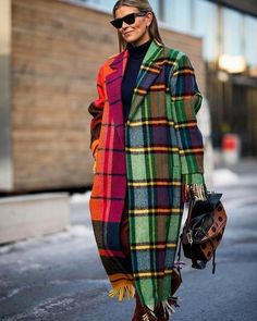 Самые стильные варианты пальто на осень 2020 | ladyline.me | Яндекс Дзен Parka Outfit, Fall Fashion Coats, Mode Editorials, Altered Clothing, Fall Coat, Fashion Weeks, Jacket Blazer, Mode Vintage