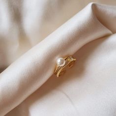 #daintyring #minimalistring #daintyrings #adjustablering #pearljewelry #champagnepearls #whitepearl #adjustablegoldring #goldpearlring #pearlsring #goldsignetring #pearljewellery #delicaterings 2 Pearl Ring, Pearl Ring Aesthetic, Adjustable Gold Pearl Promise Ring, Adjustable Open Pearl Ring For Anniversary, Gold And Pearl Ring, Pearl Rings In Gold, Gold Pearl Rings, Pearl Ring Design, Pearl Ring Simple