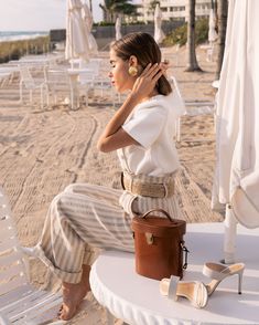 Stephanie Hill, The Style Bungalow, Style Bungalow, Time To Travel, Easy Style, Wardrobe Tips, Outfits Chic, Taking A Break, Nice Style