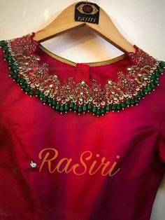 Jewelry Work Blouse Design, Necklace Blouse Designs, Embroidery Blouse Designs For Silk Saree, Jewellery Maggam Work Designs, Magam Work Designs For Dresses, Blouse Work Ideas, Jewellery Work Blouse Designs, Dress Neck Work Designs, Blouse Neck Work Designs