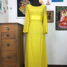 1970s Style Fitted Vintage Dress For Vintage Events, Full Length Fitted Retro Dress, Vintage Yellow Floor-length Dress, Retro Fitted Full-length Dress, Retro Full-length Fitted Dress, 1970s Fitted Floor-length Maxi Dress, 1970s Fitted Maxi Length Vintage Dress, Fitted Retro Maxi Length Vintage Dress, 1970s Style Fitted Floor-length Maxi Dress