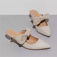 M. Gemi The Lasso Suede Bow Kitten Heels Mules Size 36 Light Grey Cream Tied Bow Detail Pointed Toe Leather Soles Never Worn Only Tried On In Excellent Condition Cream Kitten, High Heel Mules, Suede Mules, Suede Block Heels, Platform Sandals Heels, Womens Mules, Kitten Heel, Suede Heels, Soft Suede