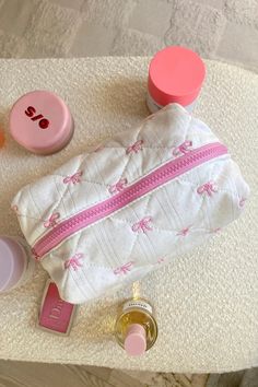 Preorder: Pink Bows Large Embroidered Makeup Bag – Colorful Natalie Bow Makeup, Makeup Bag Pink, Baby Makeup, Preppy Skincare, Zipper Makeup, Cute Makeup Bags, Pink Bows, Birthday List, Birthday Wishlist