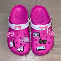 New Barbie Classic Clog Color: Electric Pink Size: 8 Includes 8 Barbie Jibbitz Charms Never Worn Barbie Crocs, Orange Crocs, Crocs Mary Jane, Barbie Classic, Yellow Crocs, Womens Clogs And Mules, Crocs Flip Flops, White Crocs, Crocs Pink