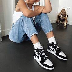 Jordan Outfit Women, Women Jordans, Jordan 1 Outfit Women, Yeezy Boots, Jordans Shoes, Shoes Heels Classy, Jordan Outfits, Nike Shoes Air Max