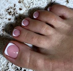 French Toes Pedicure, Pink French Pedicure, French Pedicure Ideas, Pedicure White, Gold Acrylic Nails, French Pedicure, Pedicure Nail Designs