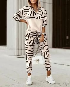 Lasaky - Long-sleeved top and pants set with geometric letters Mode Prints, Two Pieces Set Outfits, Pant Suits For Women, Elegant Style Women, Printed Pants Style, Set Outfits, Pantsuits For Women, Top And Pants Set, Hooded Top