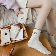 spedizione gratuita, servizio più rapido Winter Socks, Dress Socks, Knee High Socks, Cartoon Animals, Knee High, Knitted Fabric, Color Mixing, Casual Dress, Stockings