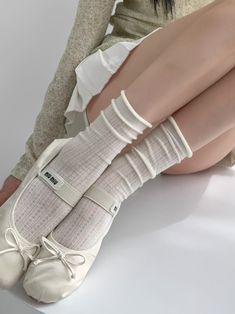 Stay cool and cute in these white summer socks. Made from breathable, thin material with a mesh design, these mid-calf socks feature a charming ruffled edge. Perfect for adding a touch of pure color and fun to your outfit.   Please note that this product includes one pair of socks only. Summer Socks, Steampunk Fashion Male, Gothic Skirts, Summer Sock, White Socks, Skirt Socks, Calf Socks, Outfits With Hats, Mesh Design