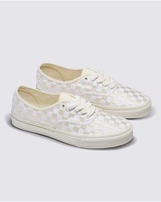 Authentic Checkerboard Shoe Classic Cream Vans Sneakers, Vintage Vans Sneakers With Branded Insole, Vintage White Vans Sneakers, Vintage White Lace-up Sneakers, Embroidery Signature, Do Your Thing, Vans Store, Shoe Lace, Eyelet Lace