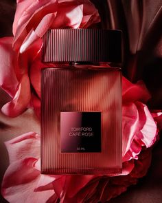 Perfume Tom Ford, Crystal Noir, Tom Ford Fragrance, Tom Ford Perfume, The Perfume Shop, Tom Ford Beauty, Pink Bottle, Dark Coffee, Fragrance Spray