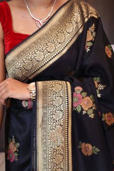 Item ...Munga Silk Saree Fabric...Munga silk Work ..Weaving work Length...Saree 5.5 MTR Bp...1 MTR Care...Dry wash Sarees Simple, Munga Silk Saree, Silk Saree Party Wear, Saree Colours, Haldi Wear, Party Wear Sarees Online, Bengali Bridal Makeup, Bandhani Dress, Crepe Silk Sarees