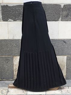 A pleat-lovers dream, this is a skirt that is sure to grab the eye. Pleated Maxi Skirt, Pleated Maxi, A Skirt, Extra Fabric, Midnight Navy, Black Xs, Body Size, The Eye, 6 Inches