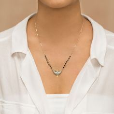 Minimalist bar necklaces are sleek and elegant, featuring a simple horizontal or vertical bar that adds a touch of modern sophistication to any outfit. Often crafted in gold, silver, or rose gold, these necklaces are perfect for everyday wear and can be personalized with engravings or gemstones. Their understated design makes them versatile, allowing them to be paired easily with other jewelry or worn alone for a clean, minimalist look. Sun Mangalsutra, Nuptial Chain, Modern Mangalsutra, Jewelry Room, Mangal Sutra, Diamond Chains