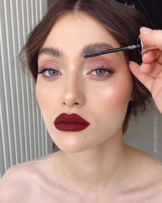 Red Lip Makeup Look Hooded Eyes, Pouty Makeup Look, Claudia Neacsu, Best Brow Gel, Lash Sensational Mascara, Christmas Makeup Looks, Maybelline Lash Sensational Mascara, Beauty Shooting, Super Shock Shadow