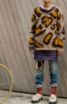 Pattern Layering Fashion, Knitted Sweaters Outfit, Layered Clothes, Crazy Clothes, Animal Clothes, Fun Sweater, Intarsia Sweater, Leopard Fashion, Animal Print Fashion