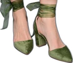 Green Wedding Shoes For Summer, Green Summer Wedding Shoes, Summer Wedding Green Shoes, Summer Wedding Shoes In Green, Green Wedding Heels, Green Bridal Shoes, Heels Green, Velvet Block Heels, Velvet Pumps