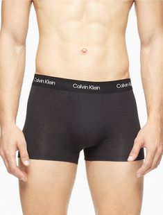 Eco-conscious with a luxurious feel, this Calvin Klein trunk is crafted from sustainably sourced modal with added breathability and long lasting fibers. Designed with a super soft recycled logo waistband, a sleek contoured pouch and a turnback hem for a clean finish. Recycled Logo, Recycle Logo, Soft Modern, Calvin Klein Men, Mens Big And Tall, Fitness Beauty, Stylish Men, Mens Socks, Boy's Clothing