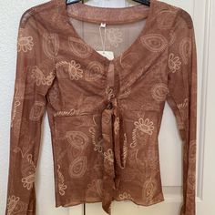 Vintage Brown Shirt Cute Dressy Shirts, Brown Y2k Tops For Summer, Brown Y2k Style Summer Tops, 90s Long Sleeve Summer Tops, 90s Style Long Sleeve Summer Tops, Vintage Tops For Day Out In Fall, Vintage Tops For Fall Day Out, Trendy Brown Spring Blouse, Brown Fitted Shirt For Spring