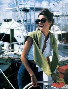 Friends Captions, Summer Tips, Yasmin Le Bon, Boat Pictures, Lake Pictures With Friends, Pictures With Friends, Lake Pictures, Sailing Boat, Old Money Style