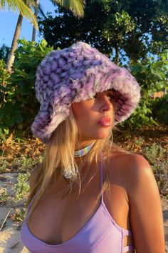 No bad vibes allowed in our Purple Haze fur bucket hat. Fuzzy bucket hats are our go-to accessory. Handmade with soft faux fur and lined with rainbow holographic lycra. One size fits most. Complete the full look with our Purple Haze Fur Coat. This product is Ready-to-Ship, Final Sale and there will be No Restocks ♡ Fur Bucket Hat Outfit, Bucket Hat Fuzzy, Bucket Hat Outfits, Fuzzy Bucket Hat, No Bad Vibes, Fur Bucket, Faux Fur Bucket Hat, Fur Bucket Hat, Rainbow Holographic