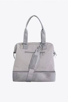 BÉIS 'The Convertible Mini Weekender' In Grey - Small Grey Weekender Bag & Overnight Bag Wet Dry Bag, Mini Convertible, Suitcase Handle, Small Travel Bag, Packing Lists, Weekend Travel Bags, Tech School, Dog Clip, Vet Tech