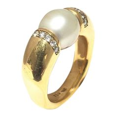 Yvel Pearl and Diamond Ladies Ring. 18k Yellow Gold Pearl Diamonds 0.20ctw R20GOSSY Ladies Gold Rings, Chanel Mademoiselle, Chocolate Pearls, Diamond Bracelet Design, Pearl Rings, Diamond Ice, Pearl And Diamond Ring, Contemporary Ring, Ladies Ring