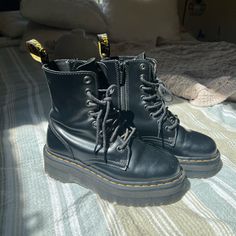 Worn 3 Times. Overall In Great Condition. No Obvious Wear Or Creases!! I Wear A Size 7.5 In Vans, And 7 In Converse For Reference. Combat Boots Aesthetic, Boots Aesthetic, Dr Martens Black, Dr Martens Shoes, Martens Shoes, Moto Boots, Combat Boots, Converse, Overalls