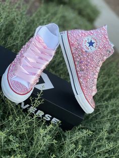 Custom Bling Converse All Star Chuck Taylor Sneakers-HIGH TOP. All designs handmade and embellished with a variety of high quality crystals. Great for weddings, proms, homecomings, birthdays, special events or just your everyday girly girl. Shoe Size: WOMEN'S size 5 to size 12 Size availability may vary based on our suppliers current inventory. If your size is out of stock at the time of your order we will notify you within 48 hours. ** PLEASE NOTE CONVERSE CHUCK TAYLOR SNEAKERS RUN ABOUT A WHOL Bedazzled Converse, Bedazzled Shoes Diy, Mode Converse, Bride Maids, Bedazzled Shoes, Bling Converse, Tie Sneakers, Ribbon Shoes, Surprise Az