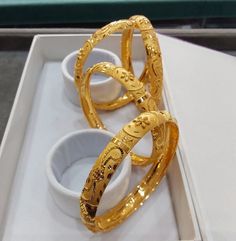 Kangan Gold Bangle Set, Kangan Design Gold Bangles, Kada Bangles Gold Design, Gold Kangan Design, Arab Gold, Gold Kangan, Gold Kada, 22k Gold Bangles